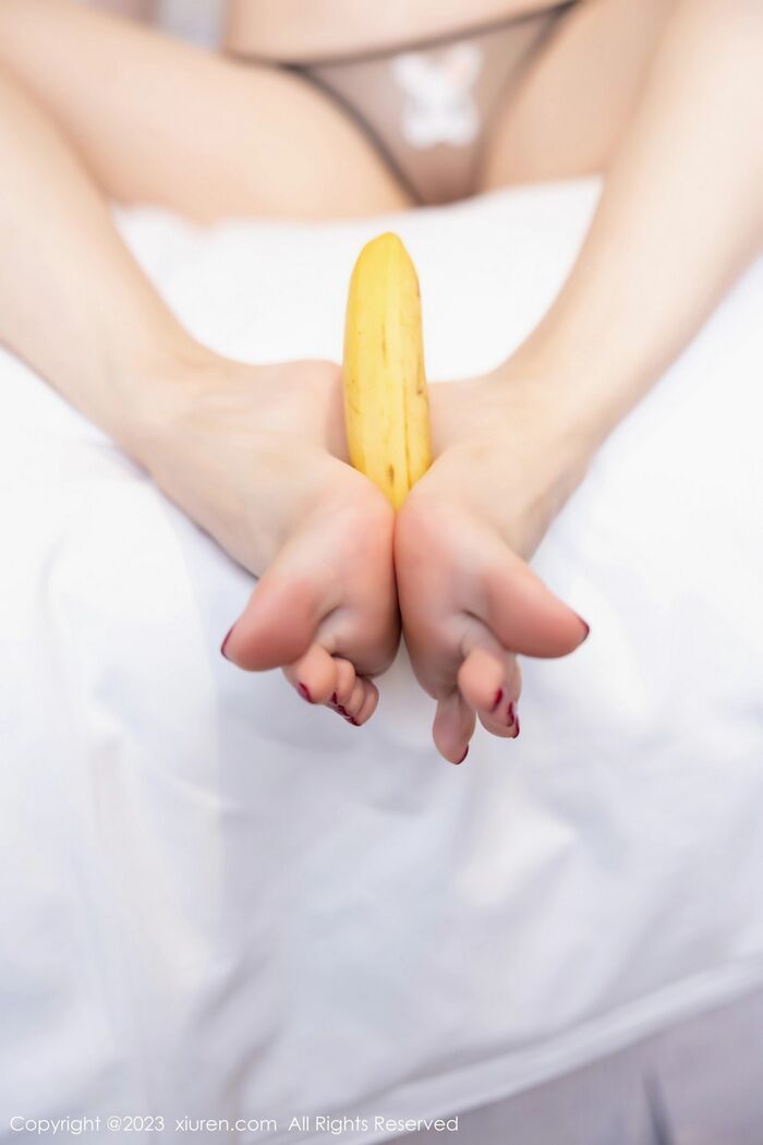 XiuRen第6585期_模特小蛮妖Yummy黑色轻透上衣配黑皮短裙露超thin黑丝enchanting photos87P 76th image