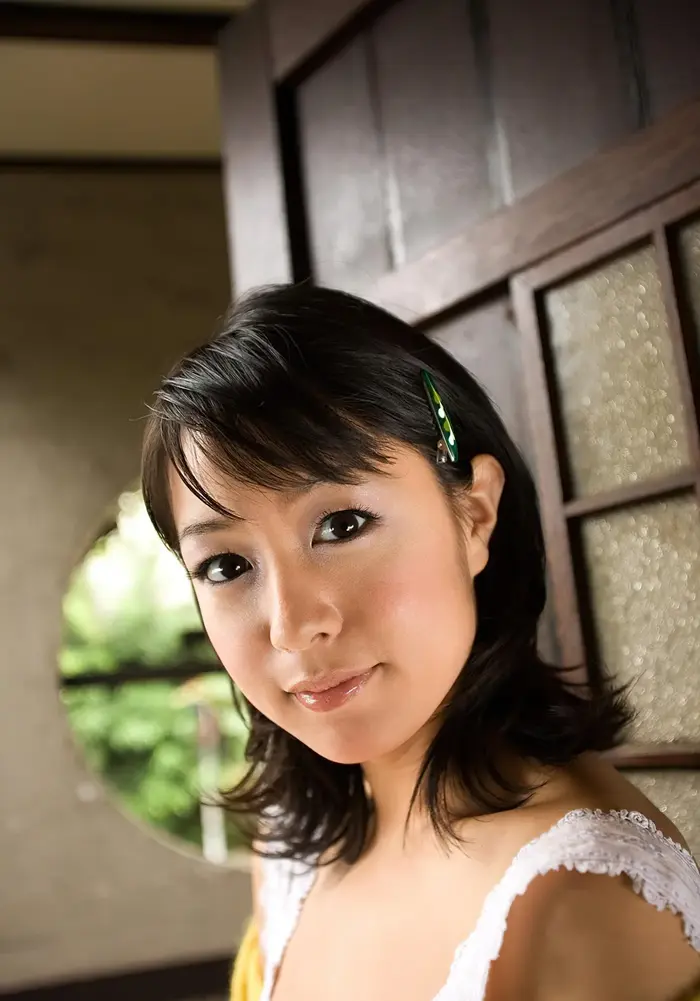 [Nana Nanami High Quality Erotic Images 100 Sheets] Former Baby-faced AV Actress's Undressing Nude Gravure 3th image