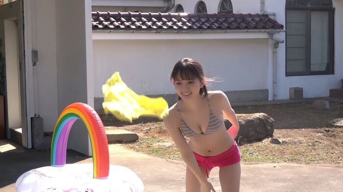 [Image] Former super popular idol lifts the ban on swimsuit gravure for the first time wwww Maina Mizuno, boldly shows off her plump bust in a bikini at Yanmaga! 16th image