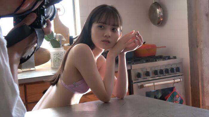 [Image] Former super popular idol lifts the ban on swimsuit gravure for the first time wwww Maina Mizuno, boldly shows off her plump bust in a bikini at Yanmaga! 21th image