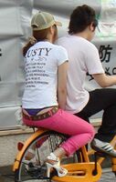 Even if you can hide it before, you can see your ass www Riding a bicycle with low rise is a-level obscenity wwww