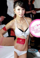 This is too embarrassing www beautiful campaign girl's inadvertent hami hair happening!