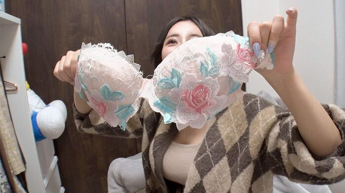 Is it okay to send a 22-year-old beauty with natural G cup big breasts who I met in Nagoya home? The reason why I have money in mystery ... God Milk ... An old school uniform that looks too good 10th image