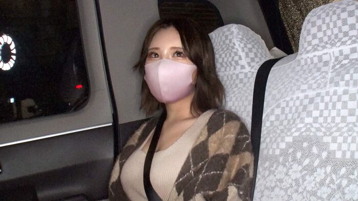 Is it okay to send a 22-year-old beauty with natural G cup big breasts who I met in Nagoya home? The reason why I have money in mystery ... God Milk ... An old school uniform that looks too good 5th image