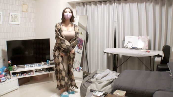Is it okay to send a 22-year-old beauty with natural G cup big breasts who I met in Nagoya home? The reason why I have money in mystery ... God Milk ... An old school uniform that looks too good 7th image