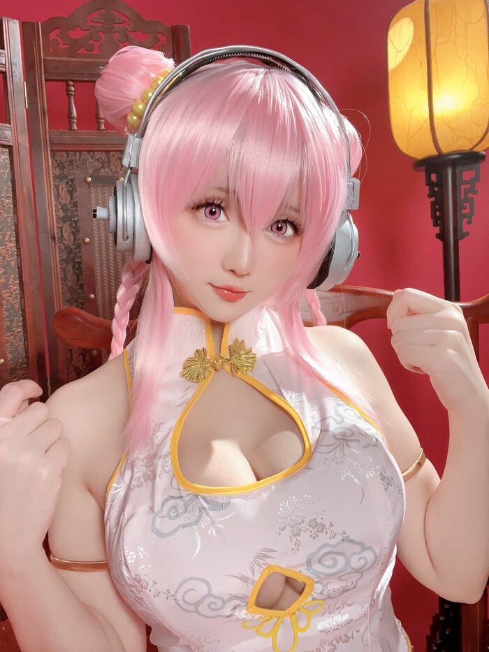 Coser 小姐姐星之迟迟索尼子旗袍主题感powder色情趣短旗袍秀翘臀美腿诱惑Photo 41P 25th image