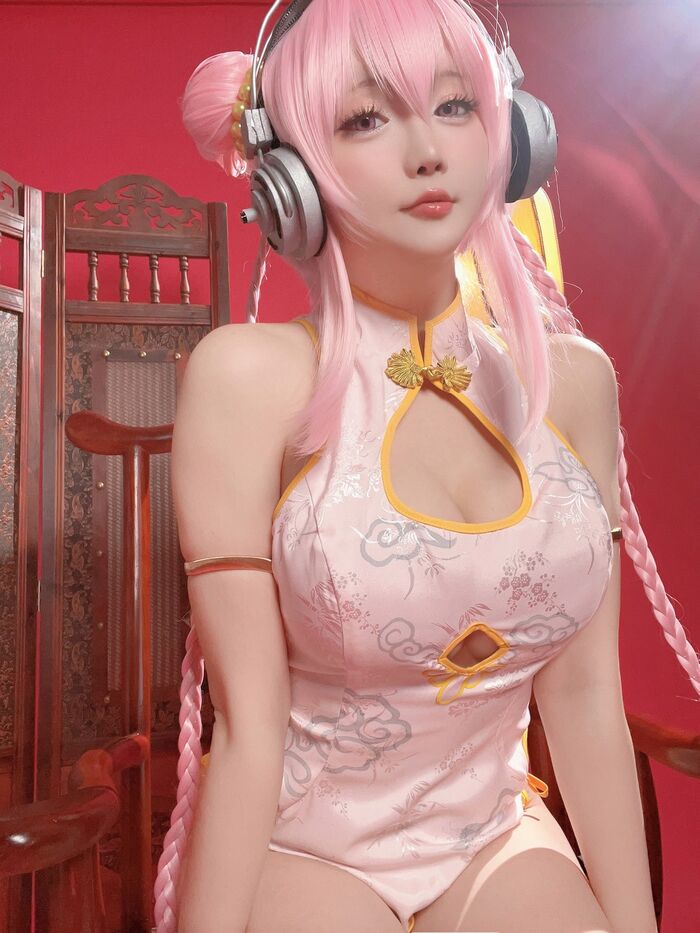 Coser 小姐姐星之迟迟索尼子旗袍主题感powder色情趣短旗袍秀翘臀美腿诱惑Photo 41P 31th image