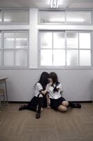 [Video] Rich kisses between girls are too erotic