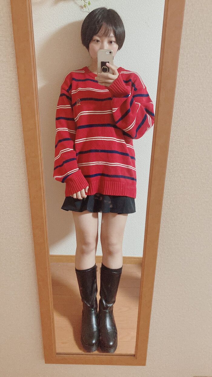 [Image] Boyish big uploads a naughty selfie image 10th image
