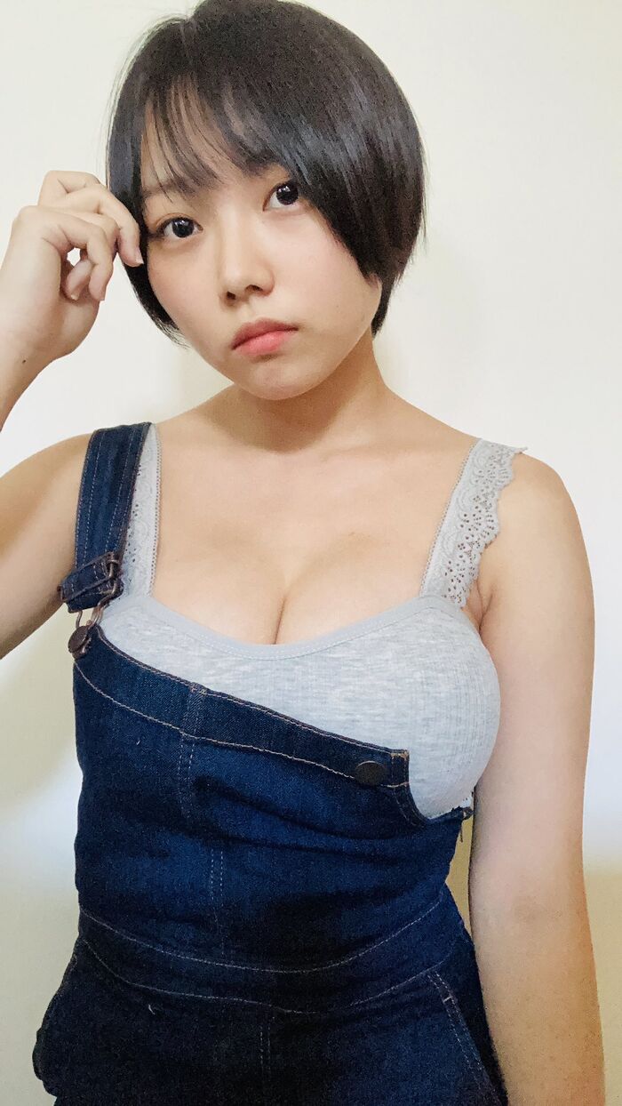 [Image] Boyish big uploads a naughty selfie image 15th image