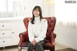 A 30-year-old model-class married woman who is a former receptionist makes her AV debut without telling her husband!