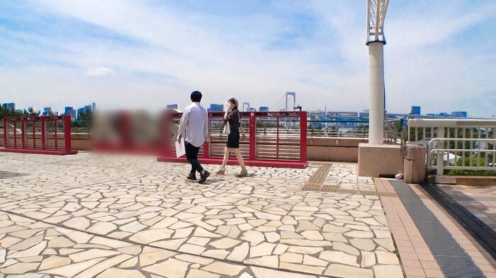 [AV image] Aina Hayashi 26 beautiful girl students who are called out in Odaiba and brought to the hotel 4th image