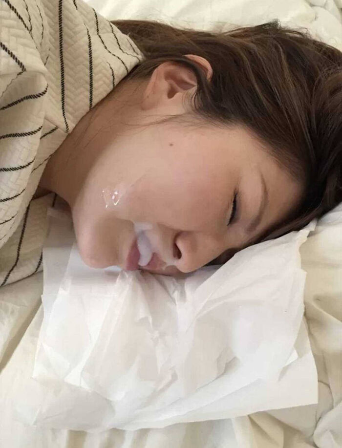 Erotic images done with semen bukkake 6th image