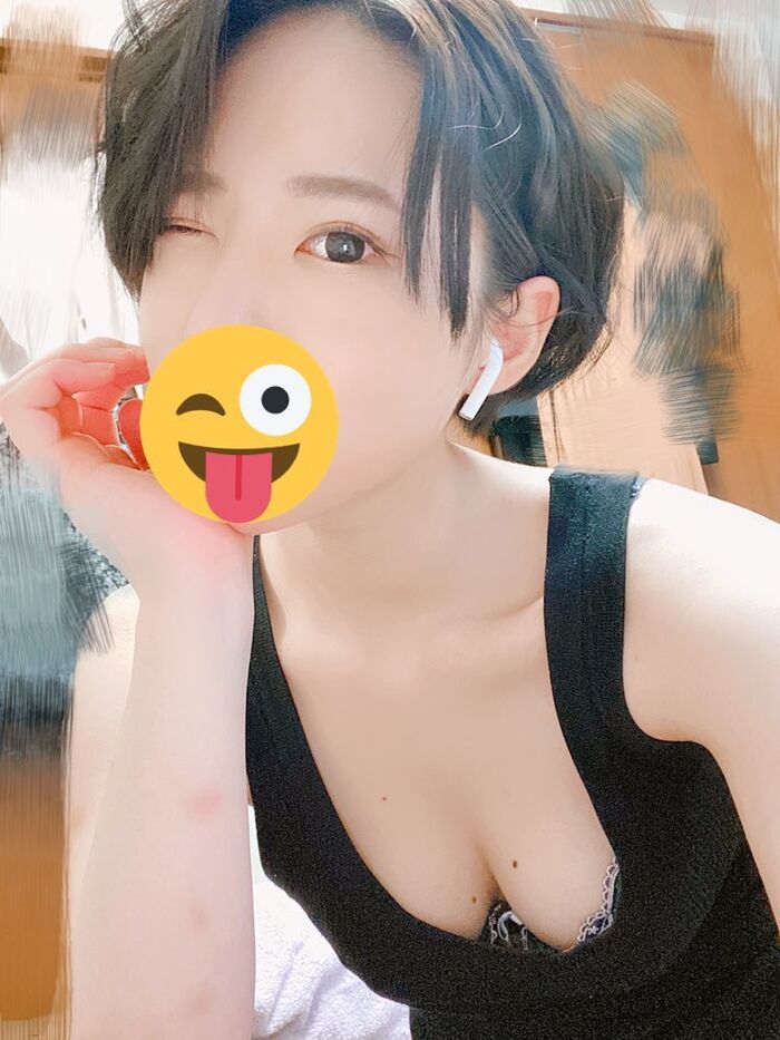Virgin office lady is plump rocket boobs bare shaved nude selfie 9th image
