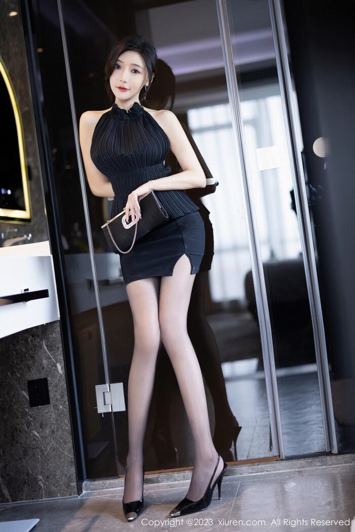 XiuRen 第6891位_Goddess 王馨瑶yanni脱黑色短裙露超thin无内黑丝秀火辣身Material诱惑Photo 83P 4th image