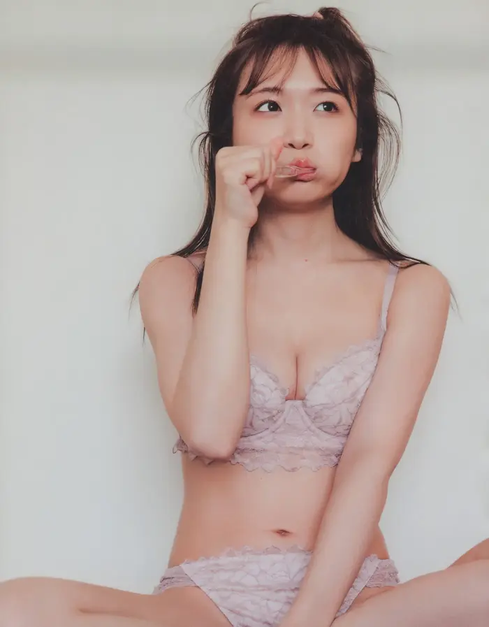 [168 high-quality erotic images of Midsummer Akimoto] Nogizaka second generation captain's swimsuit &amp; clothed gravure 2th image