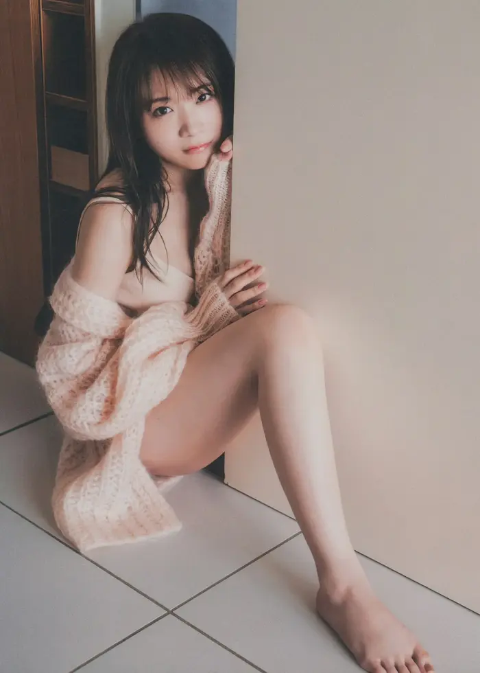 [168 high-quality erotic images of Midsummer Akimoto] Nogizaka second generation captain's swimsuit &amp; clothed gravure 27th image