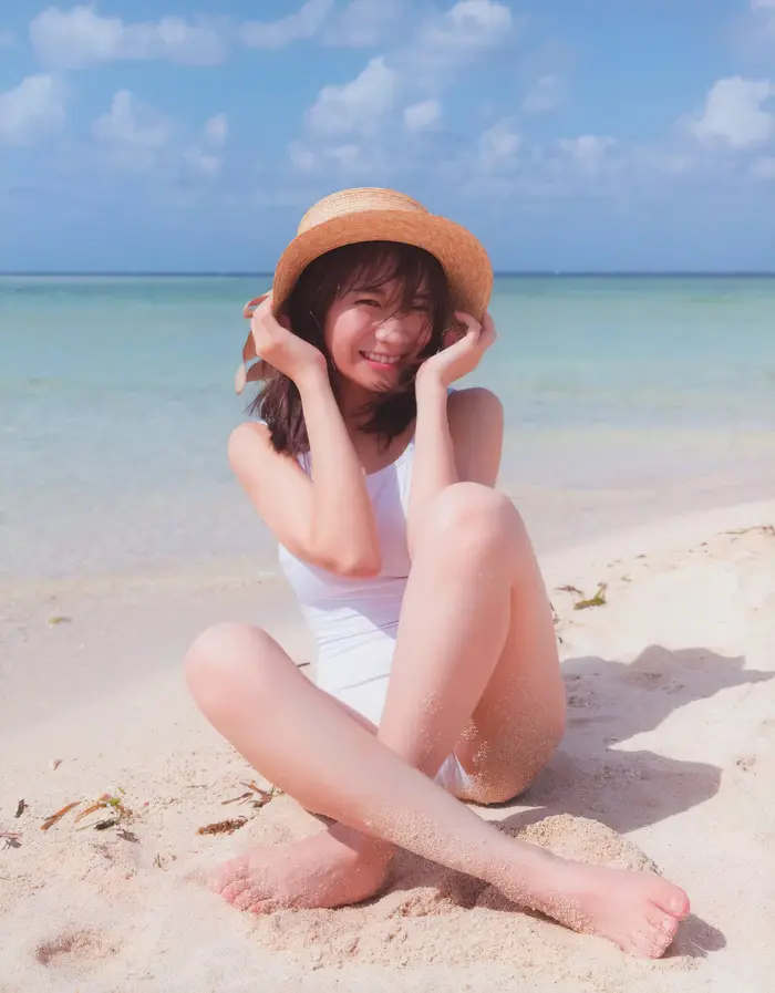 [168 high-quality erotic images of Midsummer Akimoto] Nogizaka second generation captain's swimsuit &amp; clothed gravure 39th image