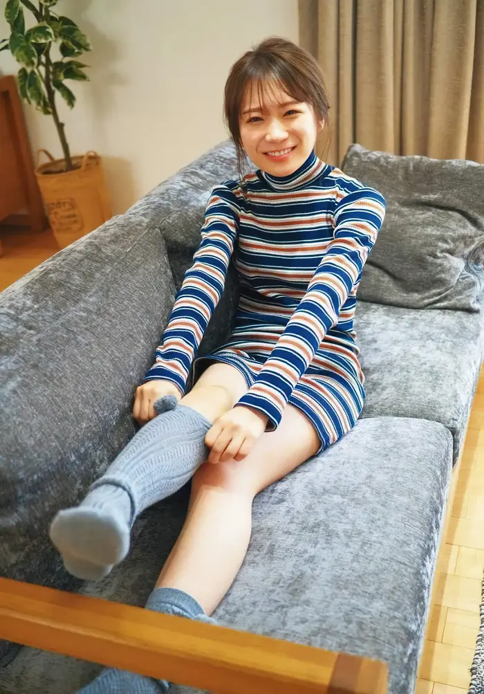[168 high-quality erotic images of Midsummer Akimoto] Nogizaka second generation captain's swimsuit &amp; clothed gravure 53th image