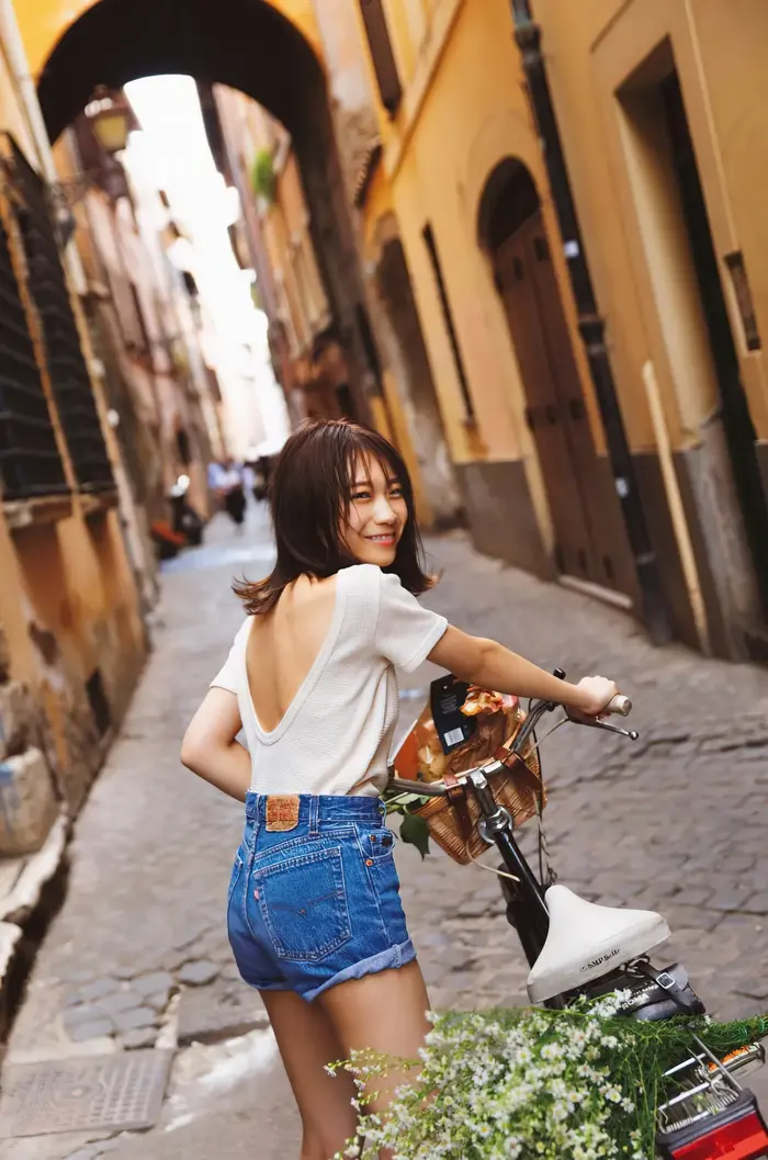 [168 high-quality erotic images of Midsummer Akimoto] Nogizaka second generation captain's swimsuit &amp; clothed gravure 81th image