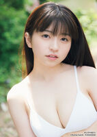 [Image] Super talented beautiful girl idol (17) lifts the ban on swimsuit gravure for the first time wwww Honoka Sasaki, debuts a loli busty bikini in "Young Magazine!!
