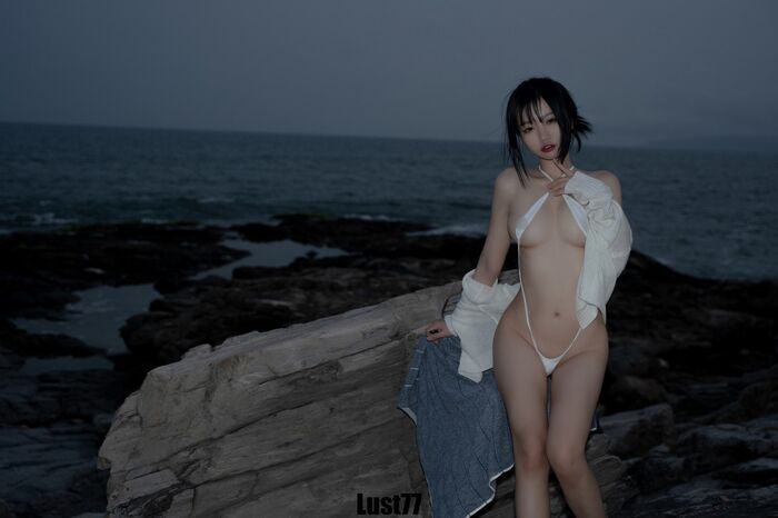 Anime blogger Qiqi has to behave herself in the Reef Coast theme outdoor sexy white bikini bikini showcase, seductive figure photo shoot 52P 34th image