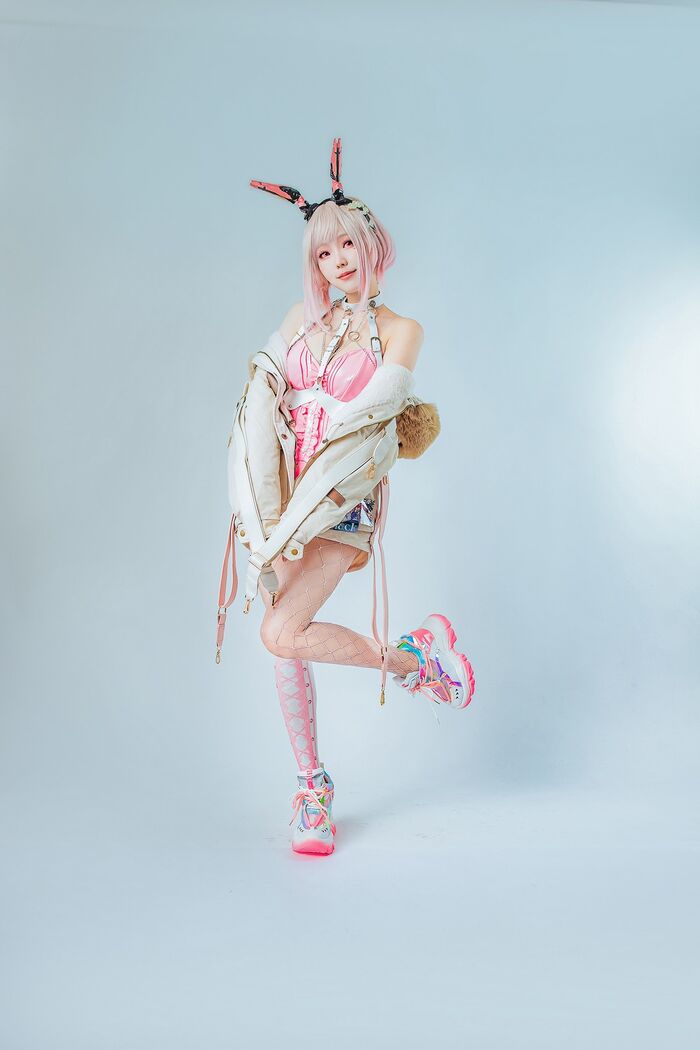 Coser妹子Ely_eee卯兎主题性感兔女郎装扮黑丝网袜+白丝网袜秀翘臀美腿诱惑写真91P 57th image