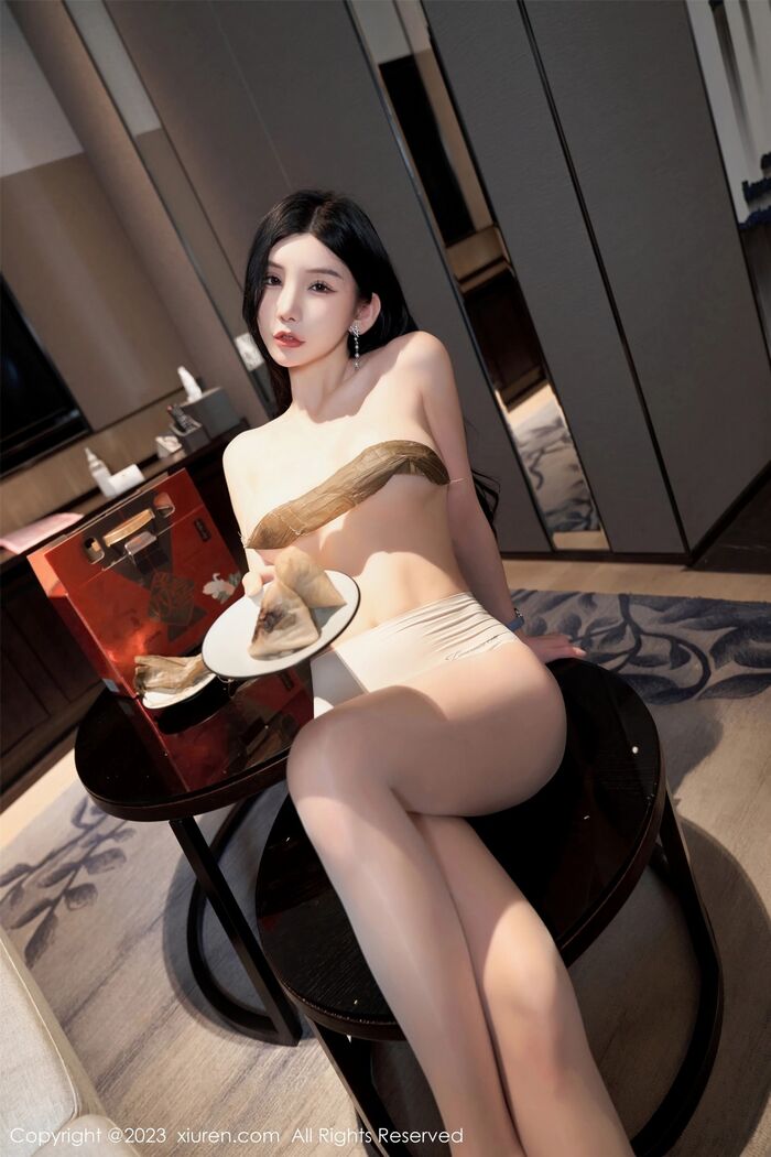 XiuRen Issue 6963_Goddess Zhou Yuxi Sally takes off a white long dress wrapped in zongzi leaves, showing off her alluring figure and alluring figure, 108 photos 72th image