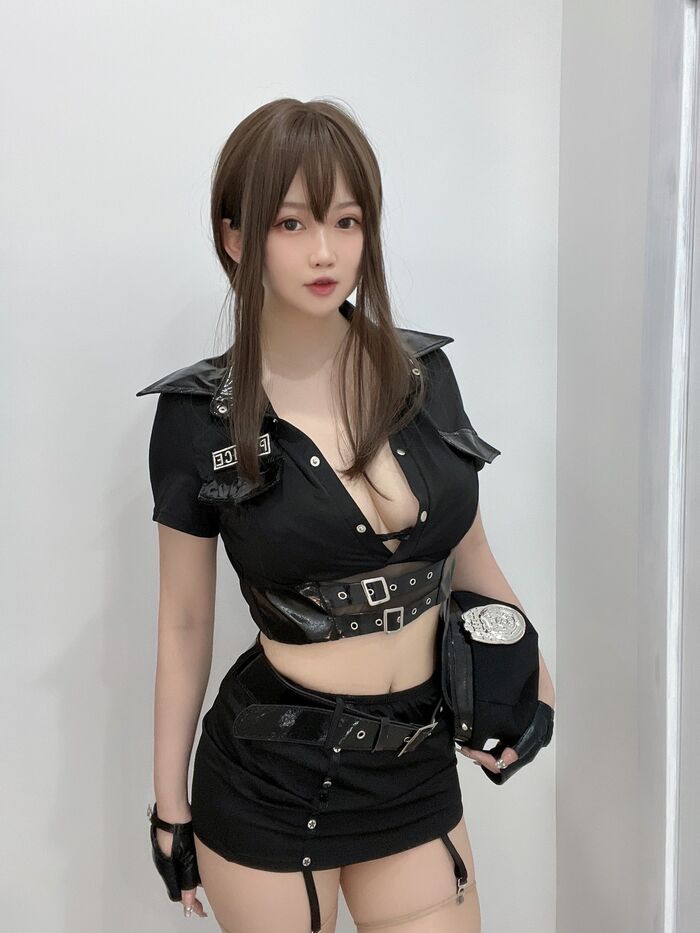 Honeypeach girl 是依酱呀女警主题性感黑色低chestuniform配肉丝吊袜秀丰满身資料诱惑Photo 30P 3th image