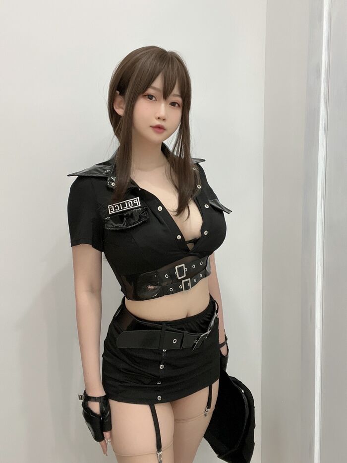 Honeypeach girl 是依酱呀女警主题性感黑色低chestuniform配肉丝吊袜秀丰满身資料诱惑Photo 30P 5th image