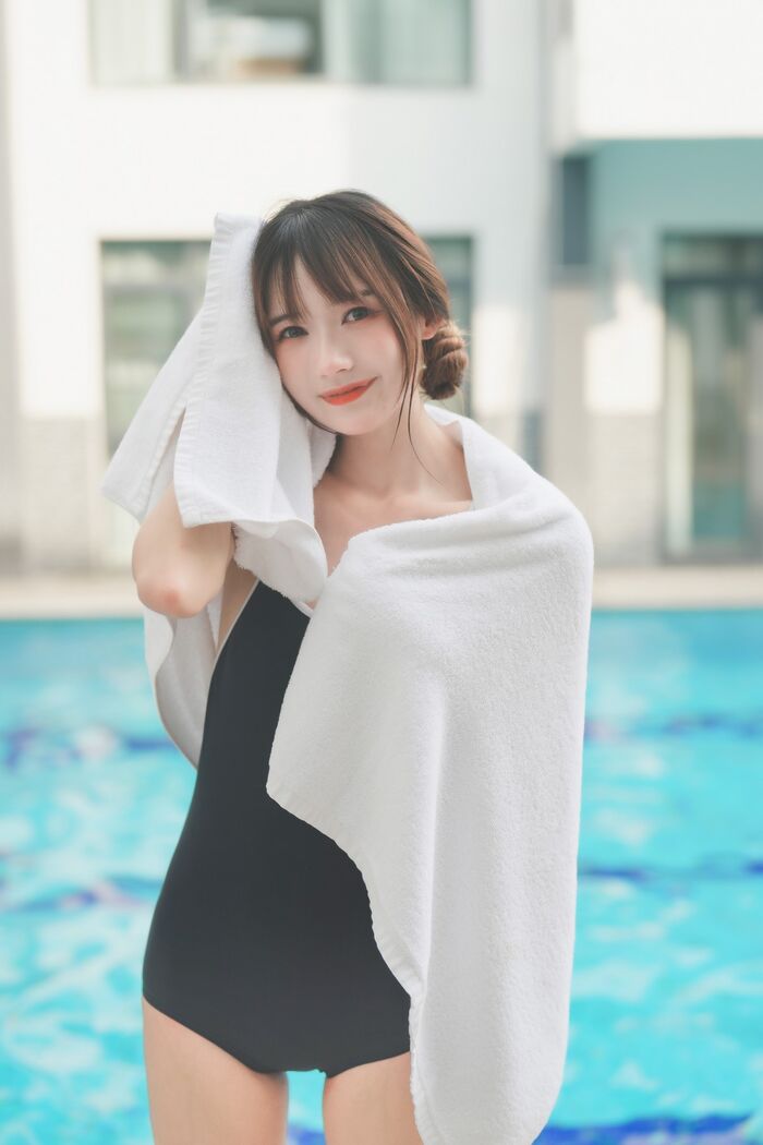 Coser 美女兔子 Zzz不吃胡萝卜甜甜的死库水主题swim池死库水秀曼妙身体诱惑Photo 29P 16th image
