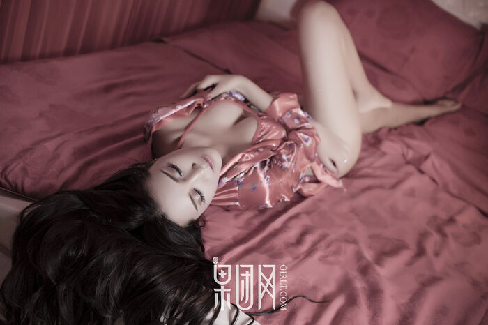 [GIRLT果团网] NO.148_嫩模朱赢红色丝质sleep衣semi-dewy erotic sensation红色内衣撩人诱惑Photo 53P 23th image