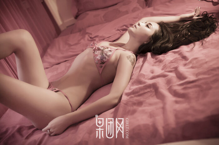 [GIRLT果团网] NO.148_嫩模朱赢红色丝质sleep衣semi-dewy erotic sensation红色内衣撩人诱惑Photo 53P 45th image