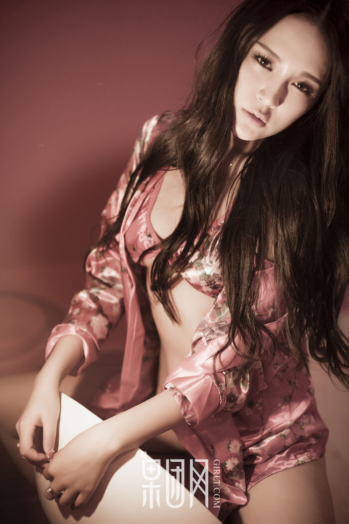 [GIRLT果团网] NO.148_嫩模朱赢红色丝质sleep衣semi-dewy erotic sensation红色内衣撩人诱惑Photo 53P 8th image