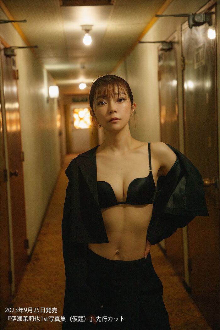 - [Radical image] Voice actor with a baby lifts the ban on lingerie wwwww Mariya Ise, bold exposure of shock in the 1st photo book!! 5th image