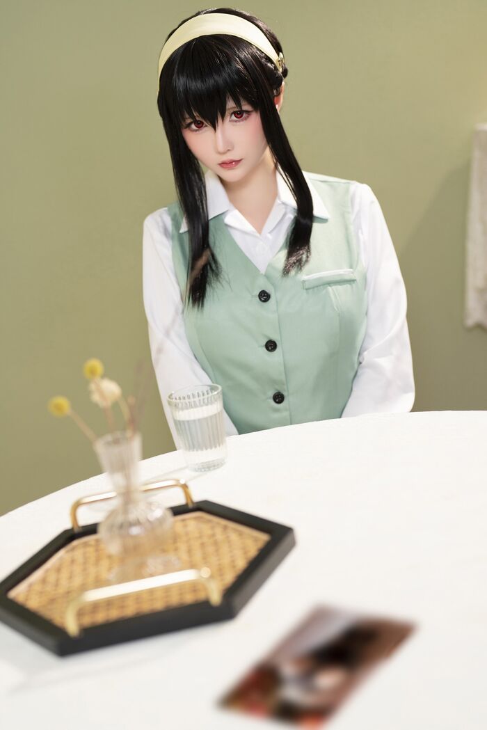 Coser小姐姐星之迟迟约尔圣诞2主题OL制服半脱露白色蕾丝内衣完美诱惑写真71P 3th image