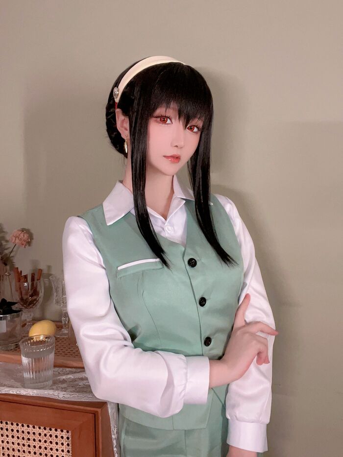 Coser小姐姐星之迟迟约尔圣诞2主题OL制服半脱露白色蕾丝内衣完美诱惑写真71P 57th image