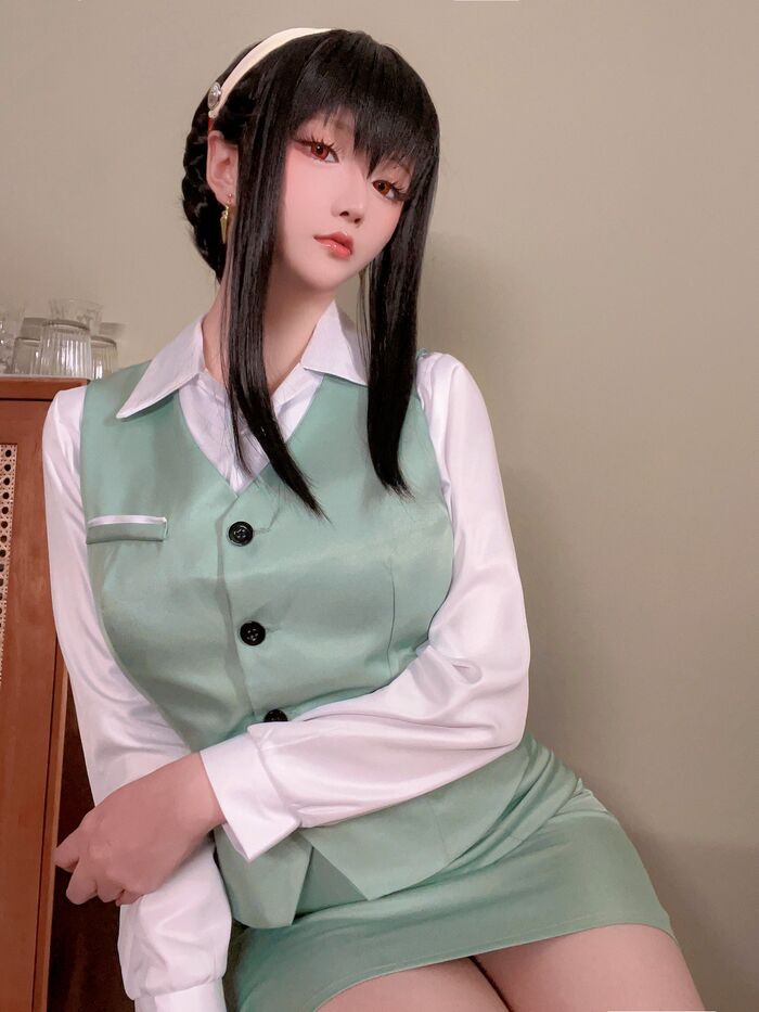 Coser小姐姐星之迟迟约尔圣诞2主题OL制服半脱露白色蕾丝内衣完美诱惑写真71P 66th image