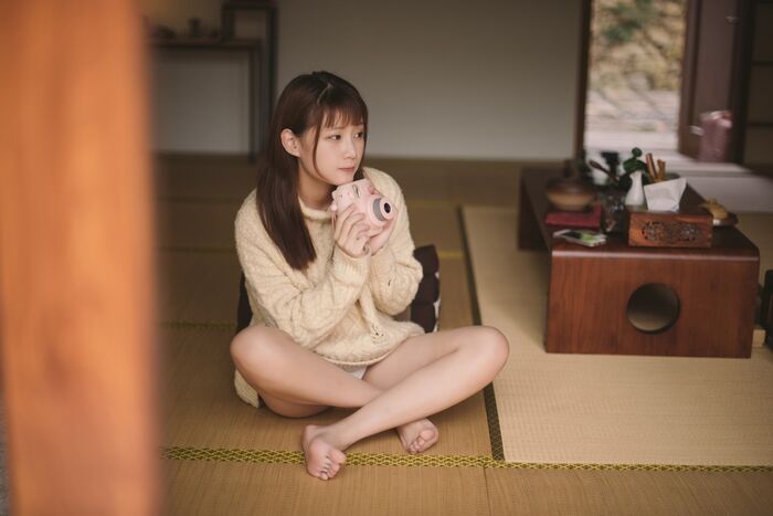 Coser美女凛子酱私房主题白色宽松毛衣配白色内裤+性感死库水秀完美身材写真66P 12th image