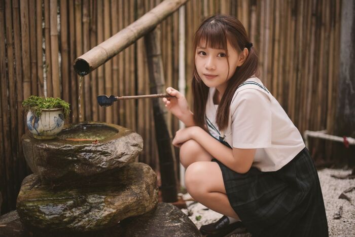 Coser美女凛子酱私房主题白色宽松毛衣配白色内裤+性感死库水秀完美身材写真66P 58th image