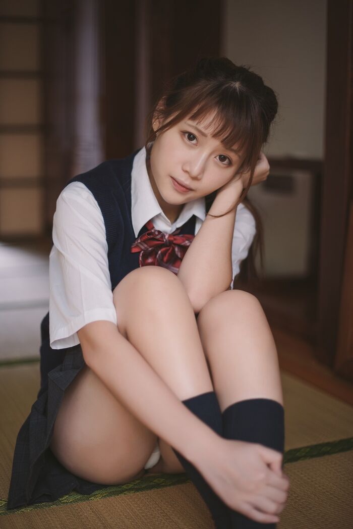 Coser美女凛子酱私房主题白色宽松毛衣配白色内裤+性感死库水秀完美身材写真66P 6th image