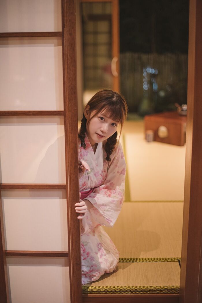 Coser美女凛子酱私房主题白色宽松毛衣配白色内裤+性感死库水秀完美身材写真66P 63th image
