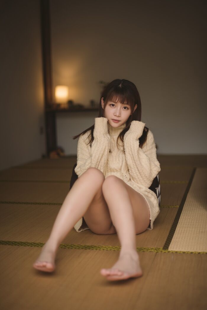 Coser美女凛子酱私房主题白色宽松毛衣配白色内裤+性感死库水秀完美身材写真66P 7th image