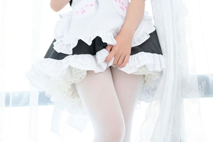 网络美女我才不是neko 白丝女仆主题性感黑白女仆装配白丝袜秀美腿诱惑Photo 71P 56th image