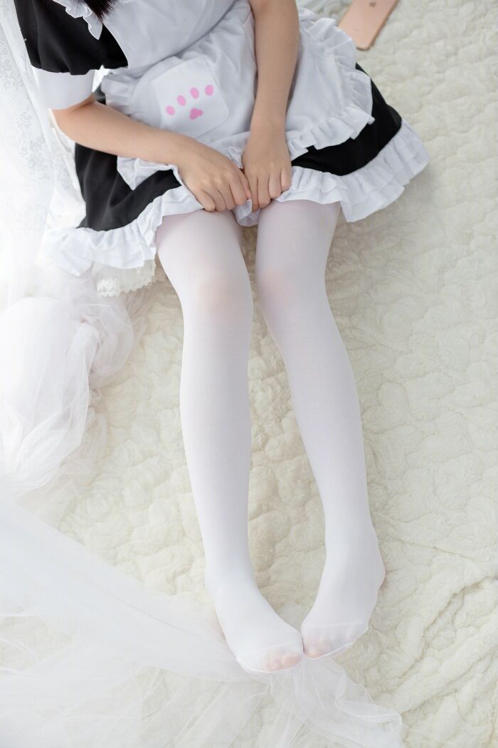 网络美女我才不是neko 白丝女仆主题性感黑白女仆装配白丝袜秀美腿诱惑Photo 71P 63th image