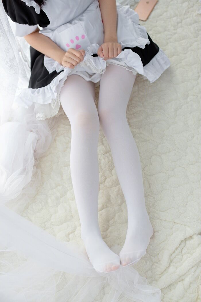 网络美女我才不是neko 白丝女仆主题性感黑白女仆装配白丝袜秀美腿诱惑Photo 71P 65th image