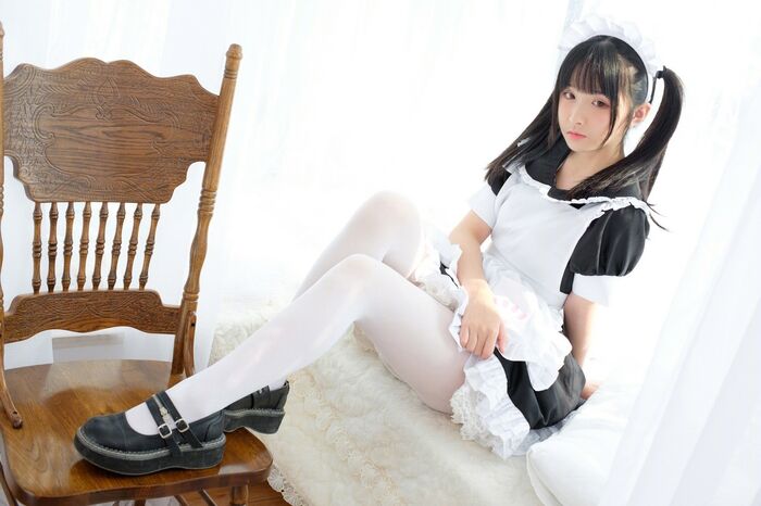 网络美女我才不是neko 白丝女仆主题性感黑白女仆装配白丝袜秀美腿诱惑Photo 71P 8th image
