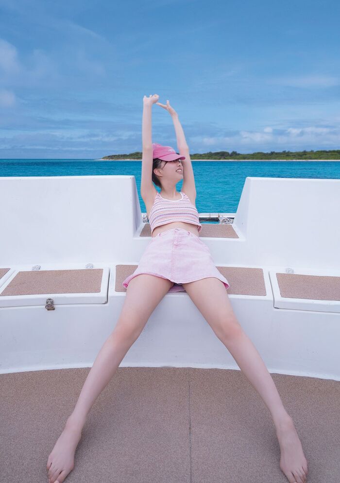 【画像】元櫻坂46が脱いだ！松平璃子、ブラジャー半脱ぎのランジェリー姿がエッチすぎるwwwwwwwww 13th image