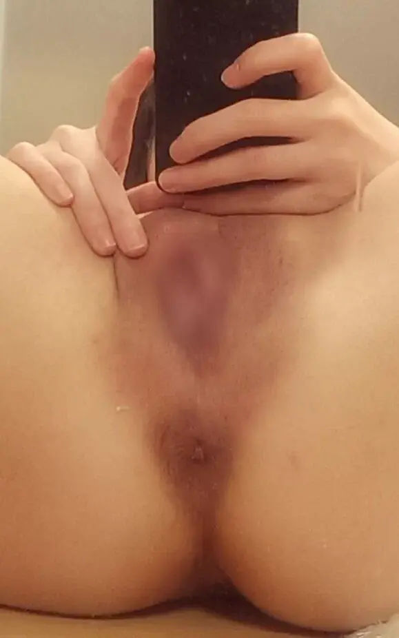 Girls are more lascivious than men imagine ... Selfie image of goddesses posting their own on the back dirt 25th image