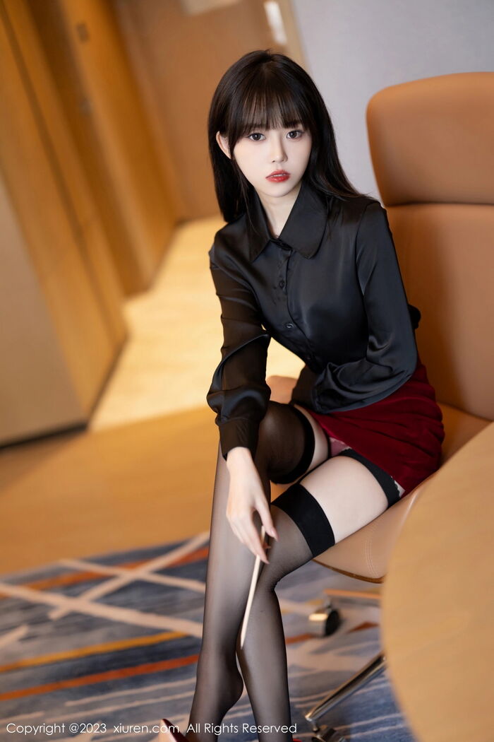 [XiaoYu画语界]Vol.1063_模特奶瓶黑色衬衫配红色短裙露红色蕾丝内衣黑丝吊袜魅惑写真81P 14th image